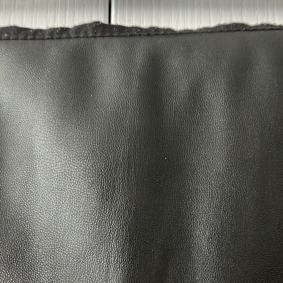 VGUC Blanknyc faux leather miniskirt - Picture 4 of 9